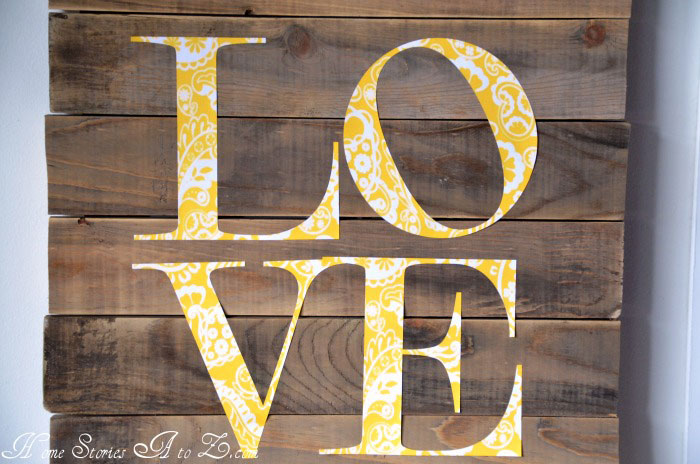 love-pallet-sign