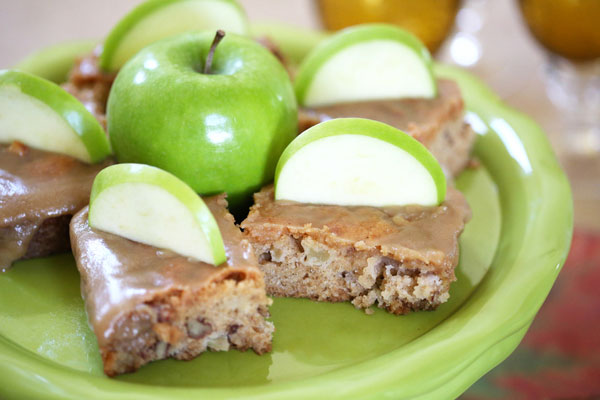 homes.com-apple-cake-recipe