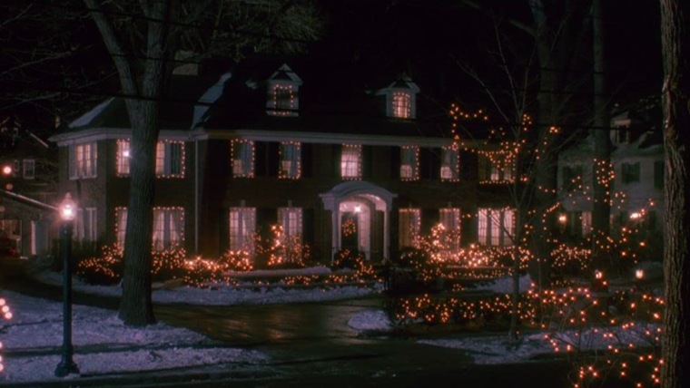 christmas movie home from Home Alone exterior shot from movie scene