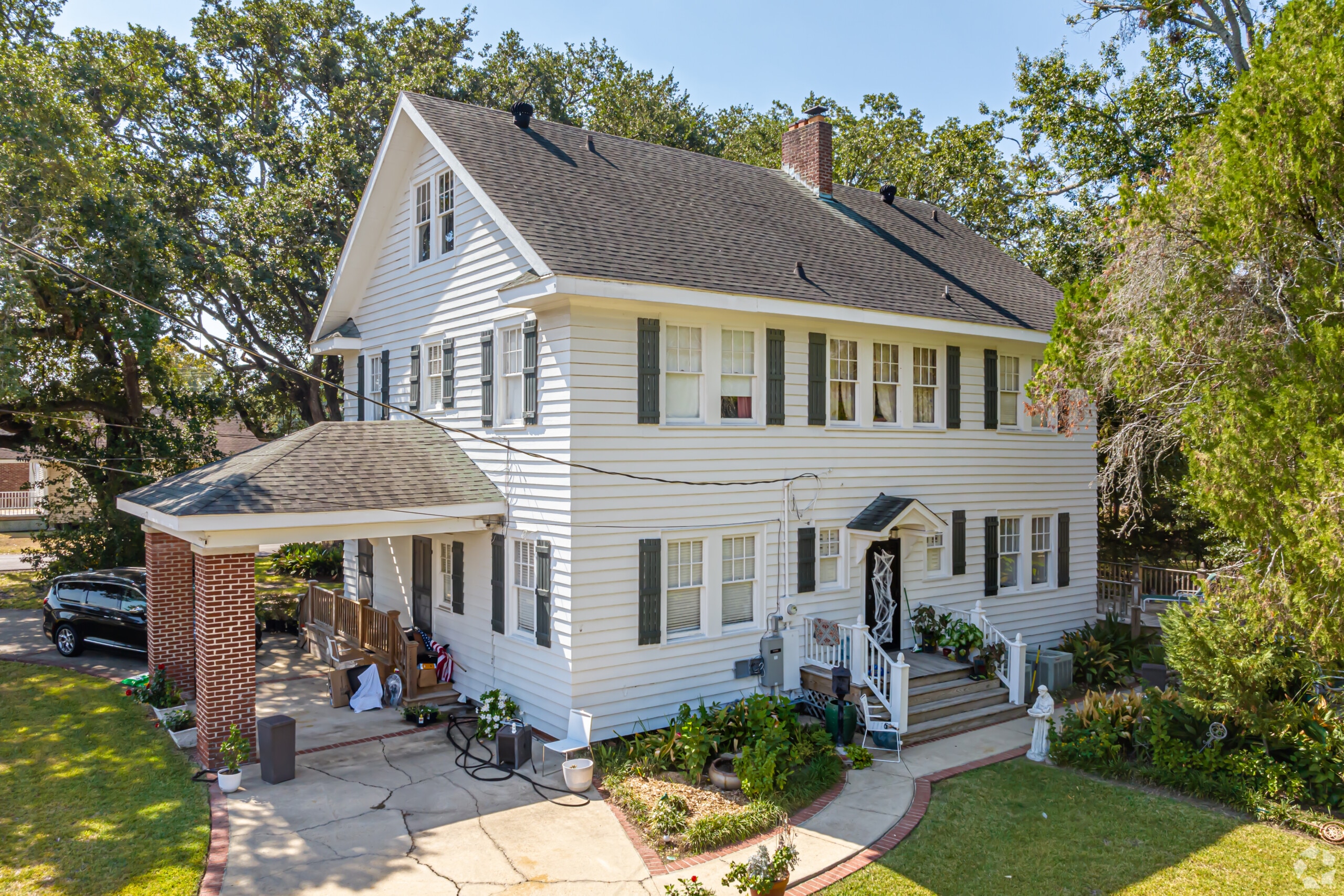 Greek Revival homes can be spotted in Port Allen.