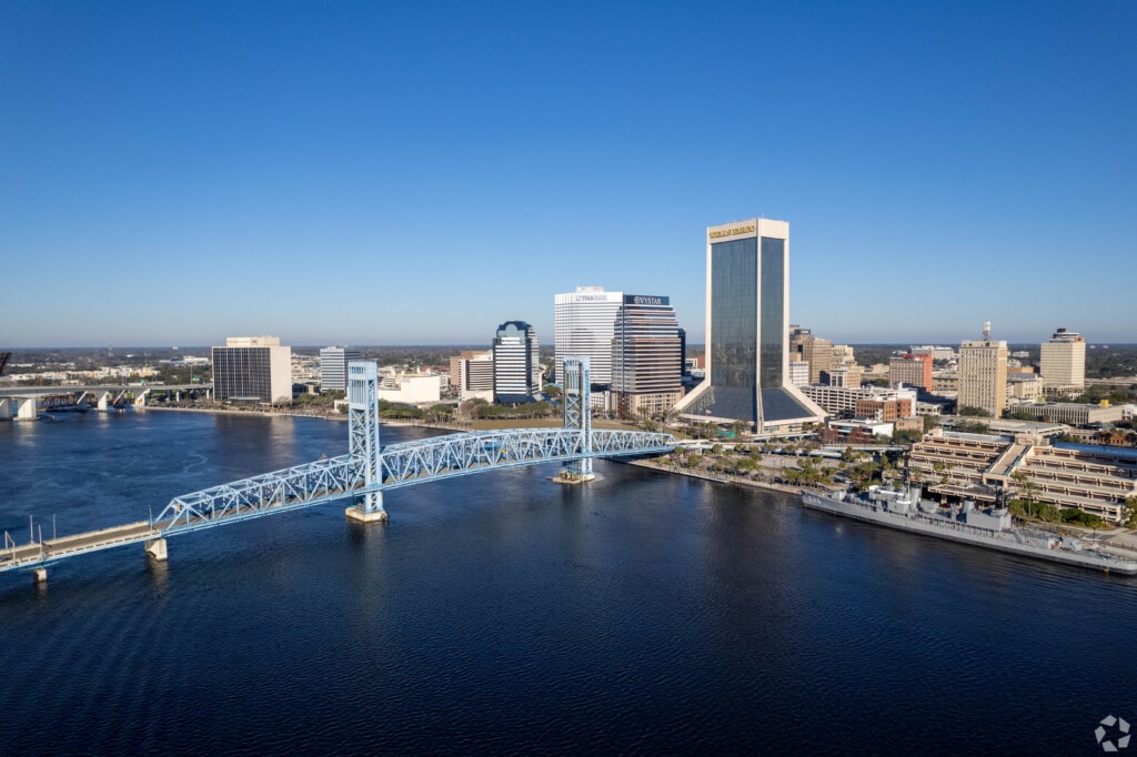 The Hart Bridge connects the Downtown and Riverfront neighborhoods of Jacksonville, Florida. 